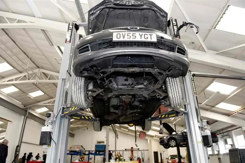 Diagnostic equipment at Auto City